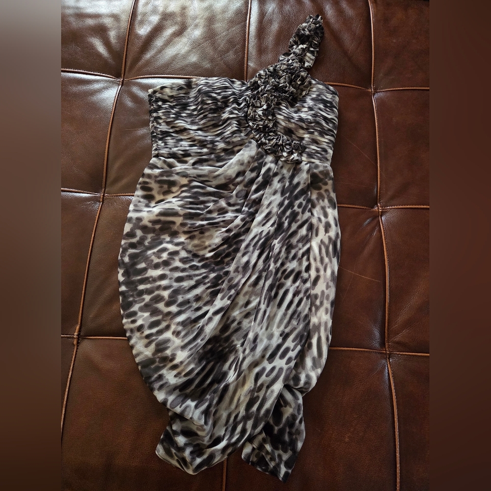 BCBGMaxAzaria One-Shoulder Ruffled Cocktail Dress Size 8 - Picture 3 of 15